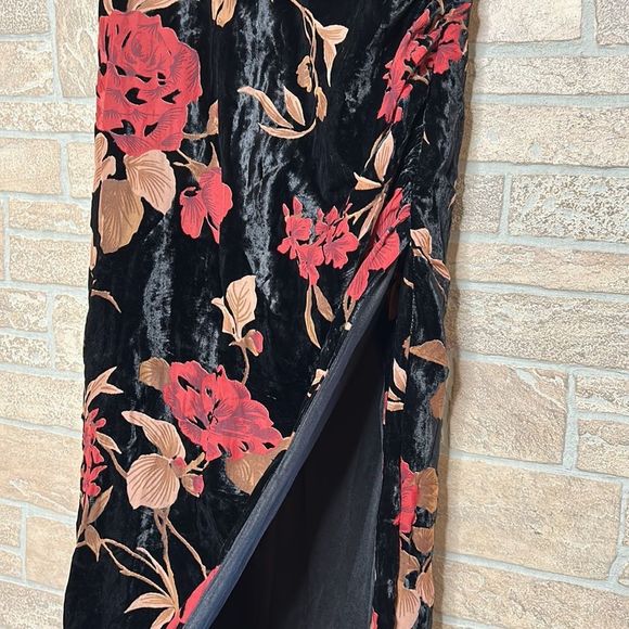 Lulu's Exquisite Black Floral Burnout Velvet Strapless Maxi Dress Size Small - Picture 7 of 14
